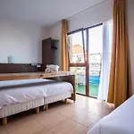 Acajou Hotel *