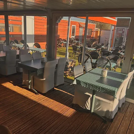 Acajou Hotel *