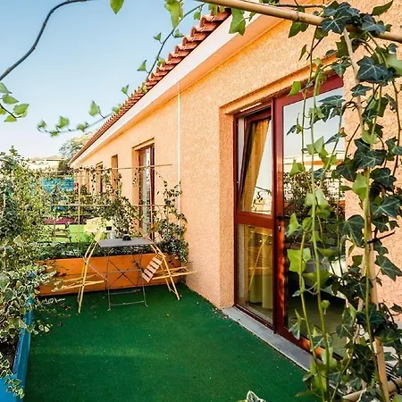 Acajou Hotel *