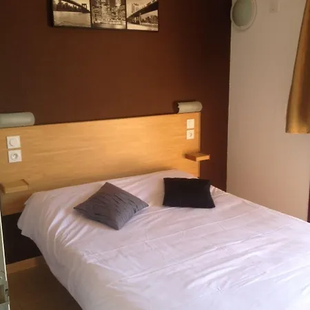 阿卡欧酒店 *