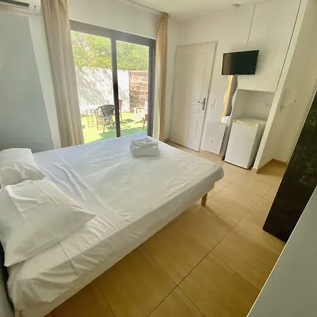 Acajou Hotel