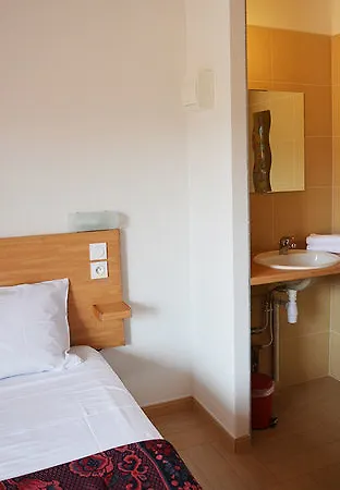 Acajou Hotel *